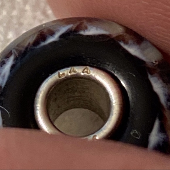 Trollbeads Fur Animal Glass Bead Retired 2012 - Picture 7 of 8